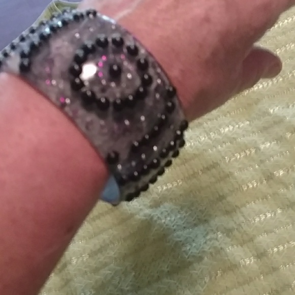 Wide Beaded Bracelet - Picture 4 of 4